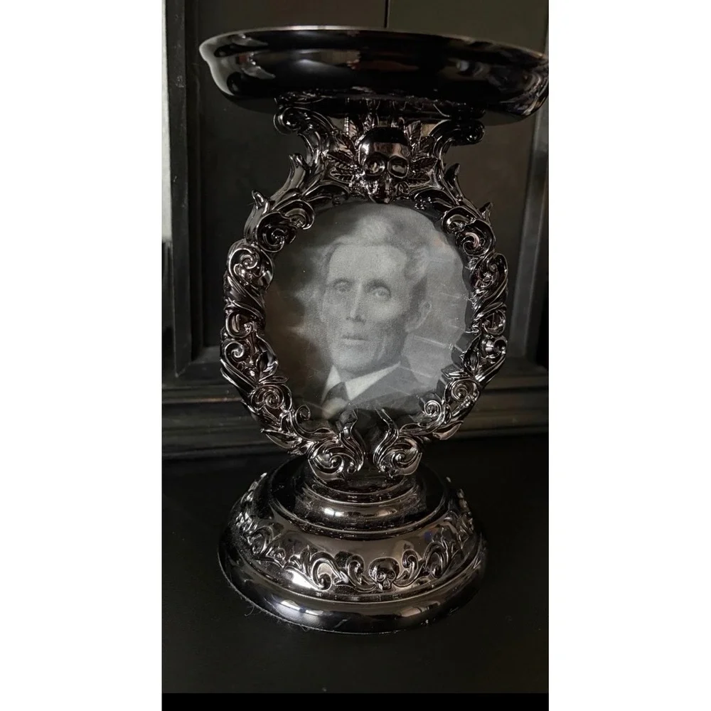 Bath‎ and Body Works Skull halloween Portrait Candle Holder Gunmetal Gothic
